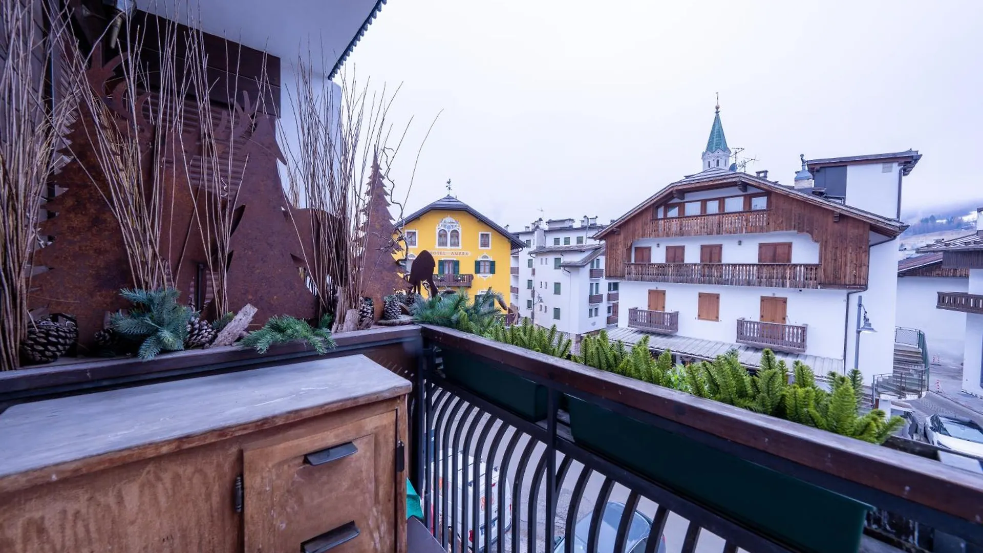 Cortina City Center Alpine Apartment With Private Garage コルティーナ・ダンペッツォ 0*,